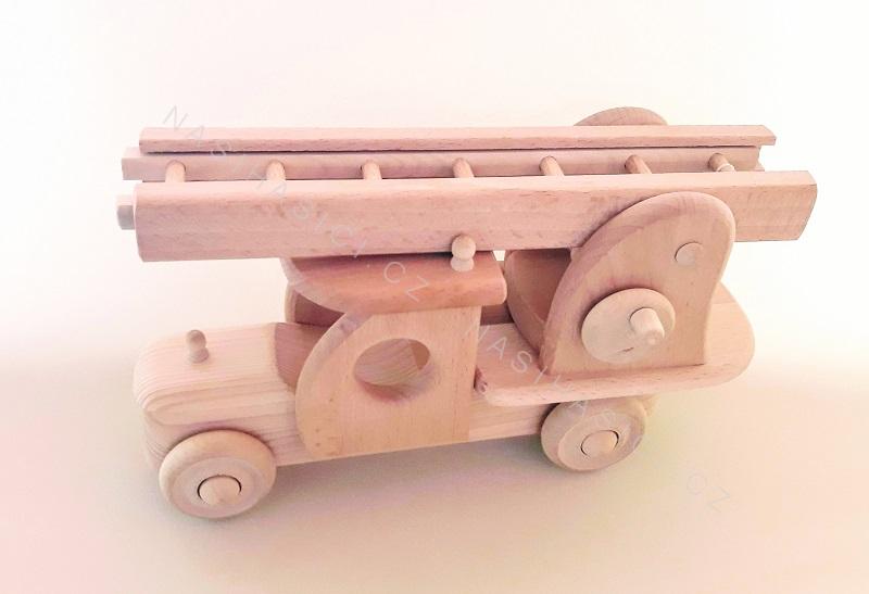 Dřevěné hasičské auto