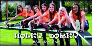 Stolní čtrnáctidenní kalendář HOLKY DORKY HASIČKY 2021